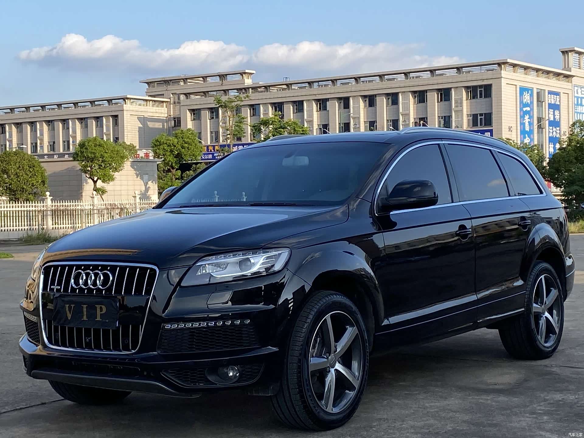 Audi Q7, 2015 1