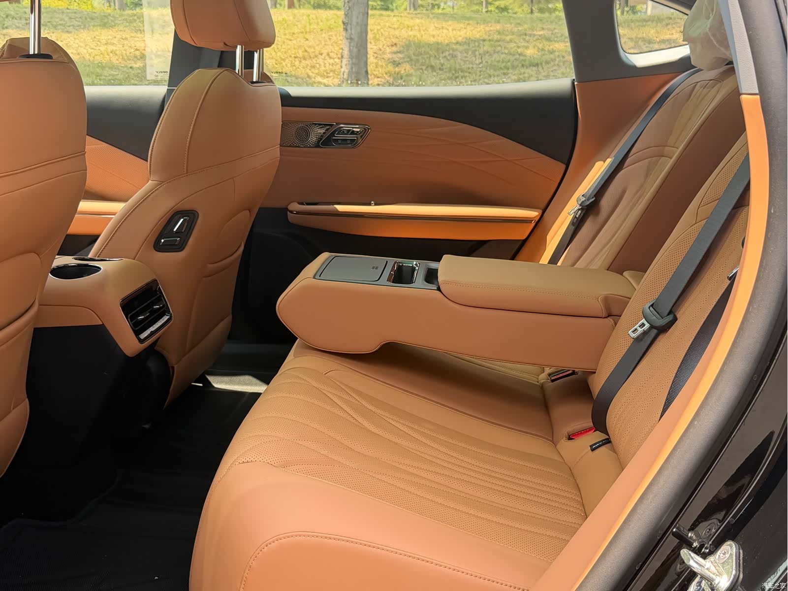 Geely 8, 2026 6
