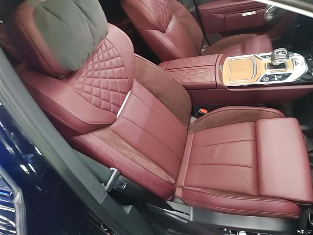 Hongqi E-HS9, 2023 25