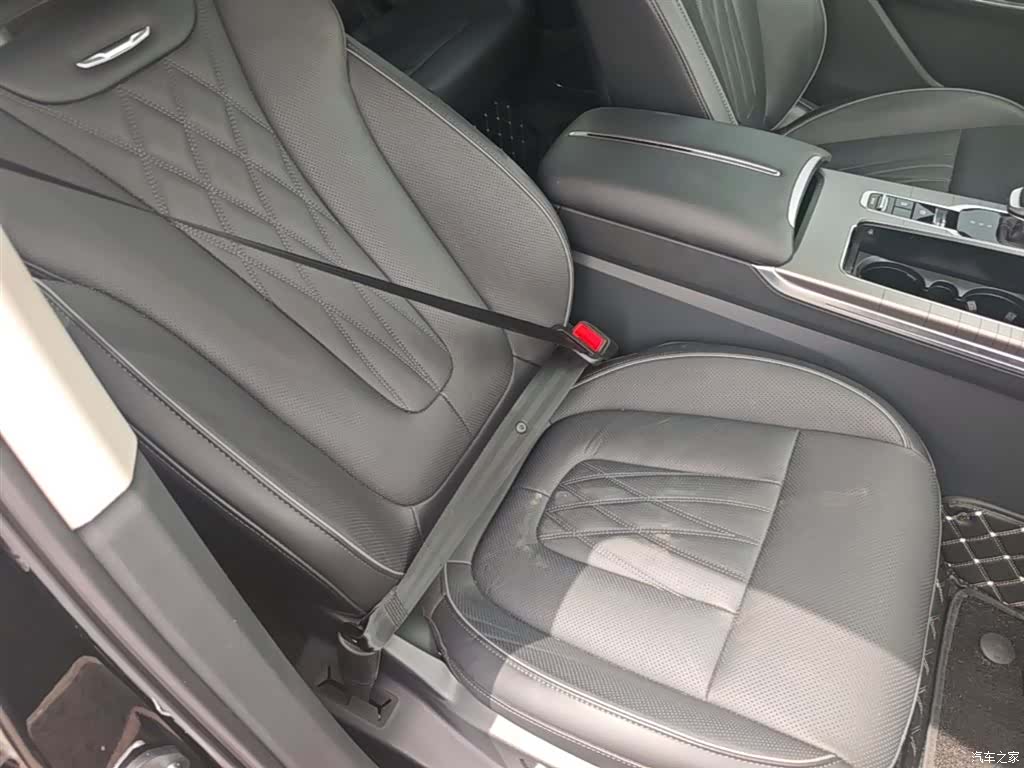 Hongqi HS7, 2024 25