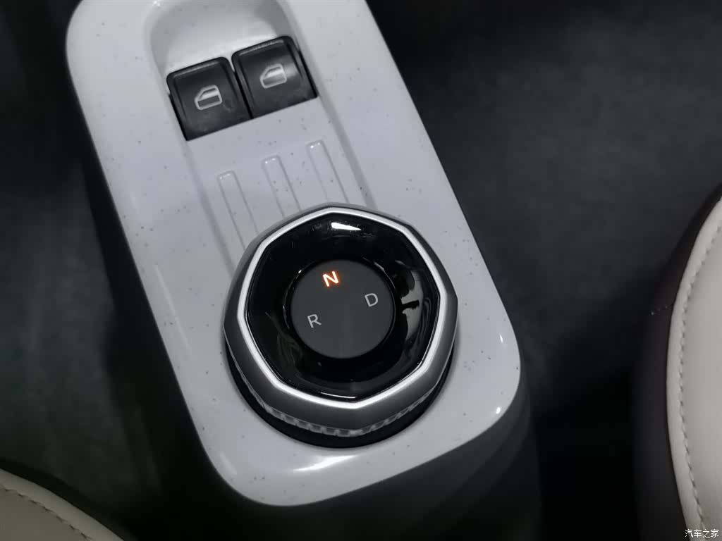 Geely Panda, 2024 13