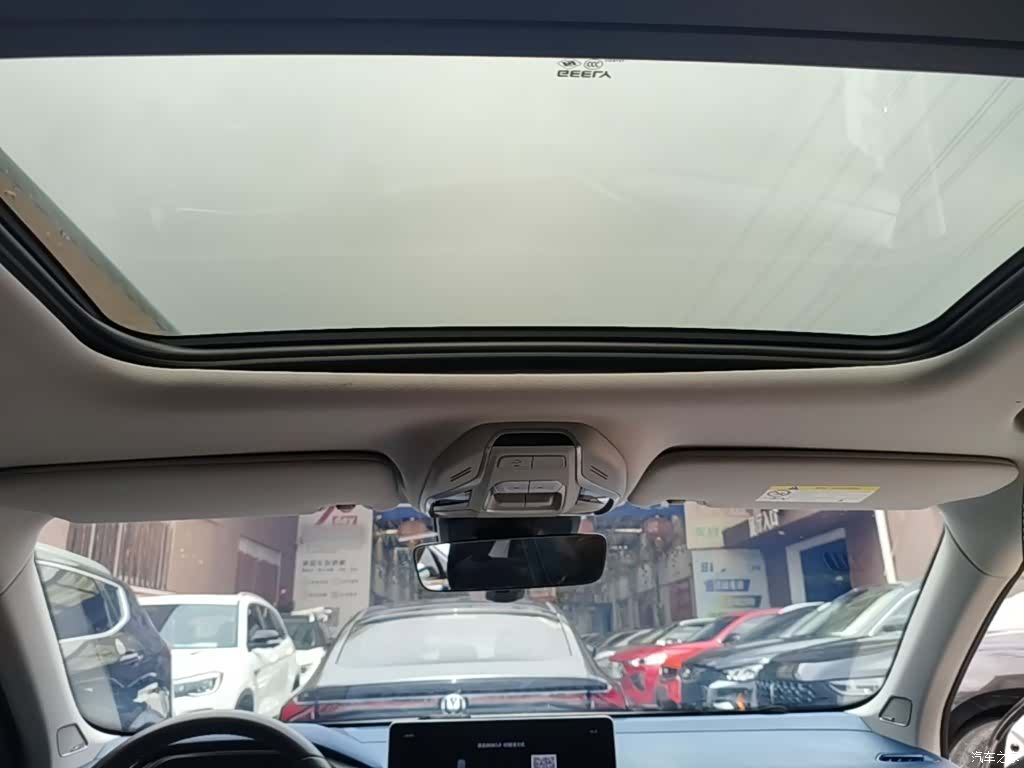 Geely Preface, 2022 18