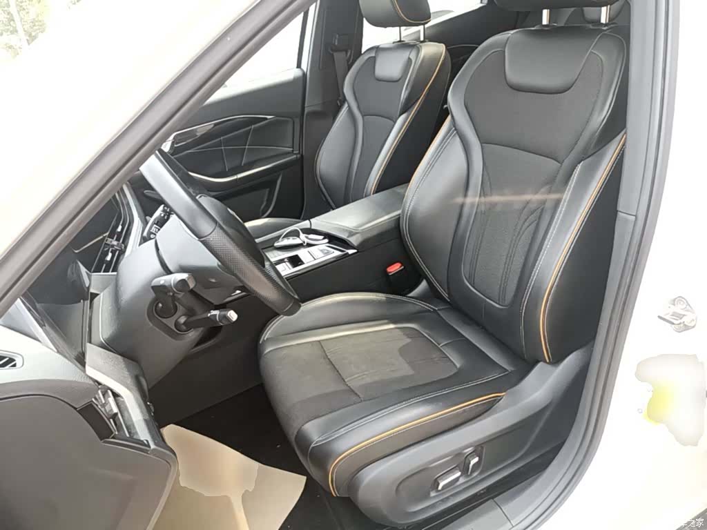 Bestune B70, 2022 15