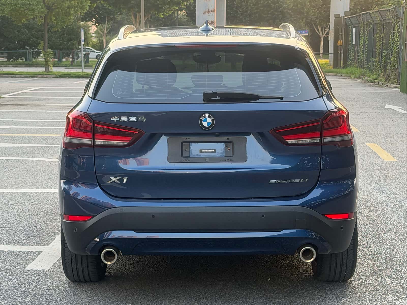 BMW X1, 2022 все фото