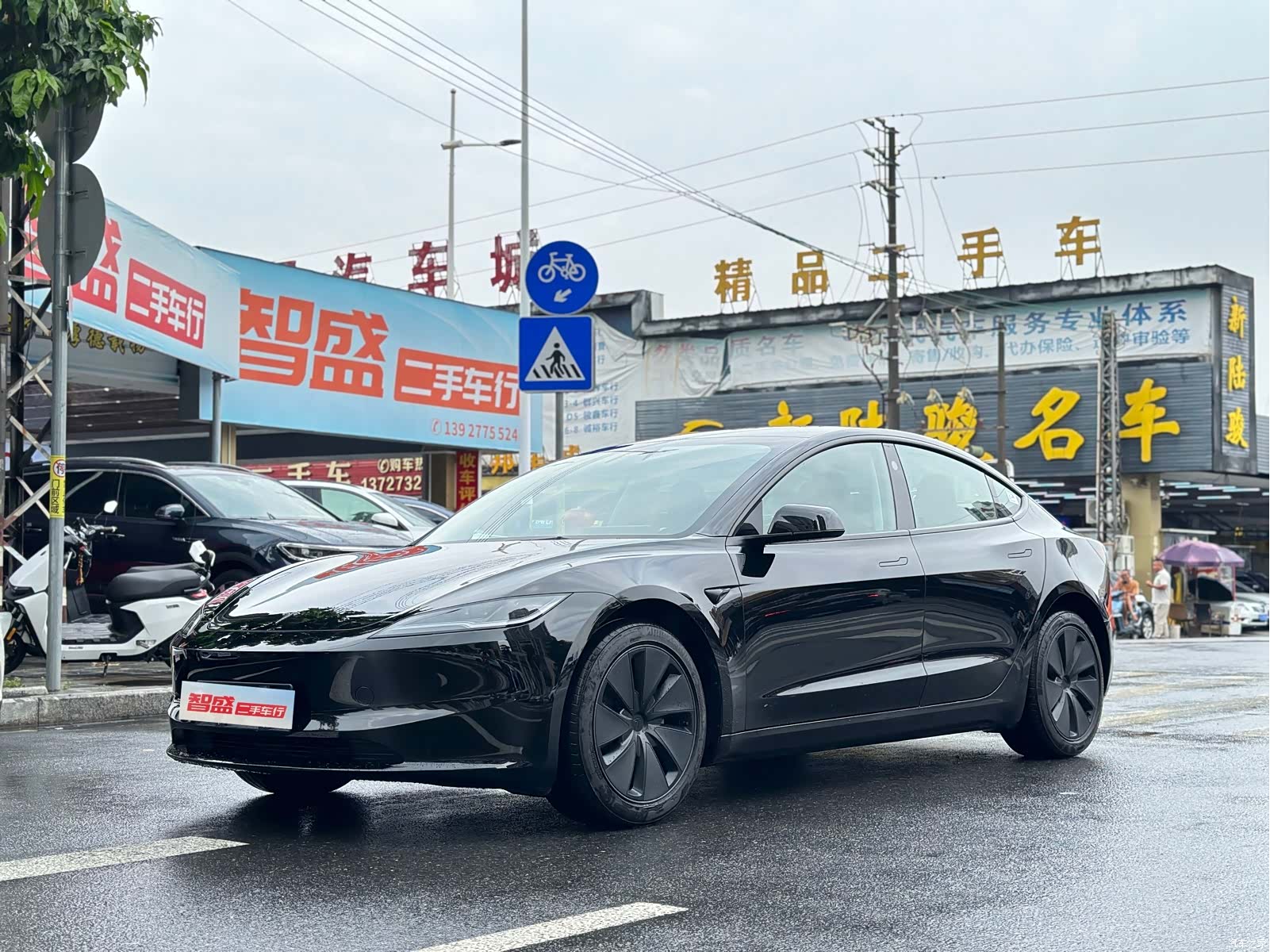 Tesla Model 3, 2025 7