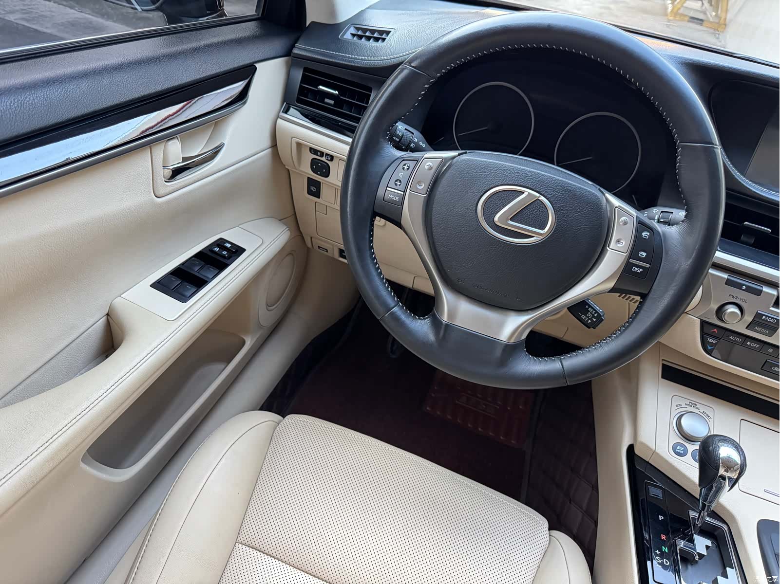 Lexus ES, 2015 10