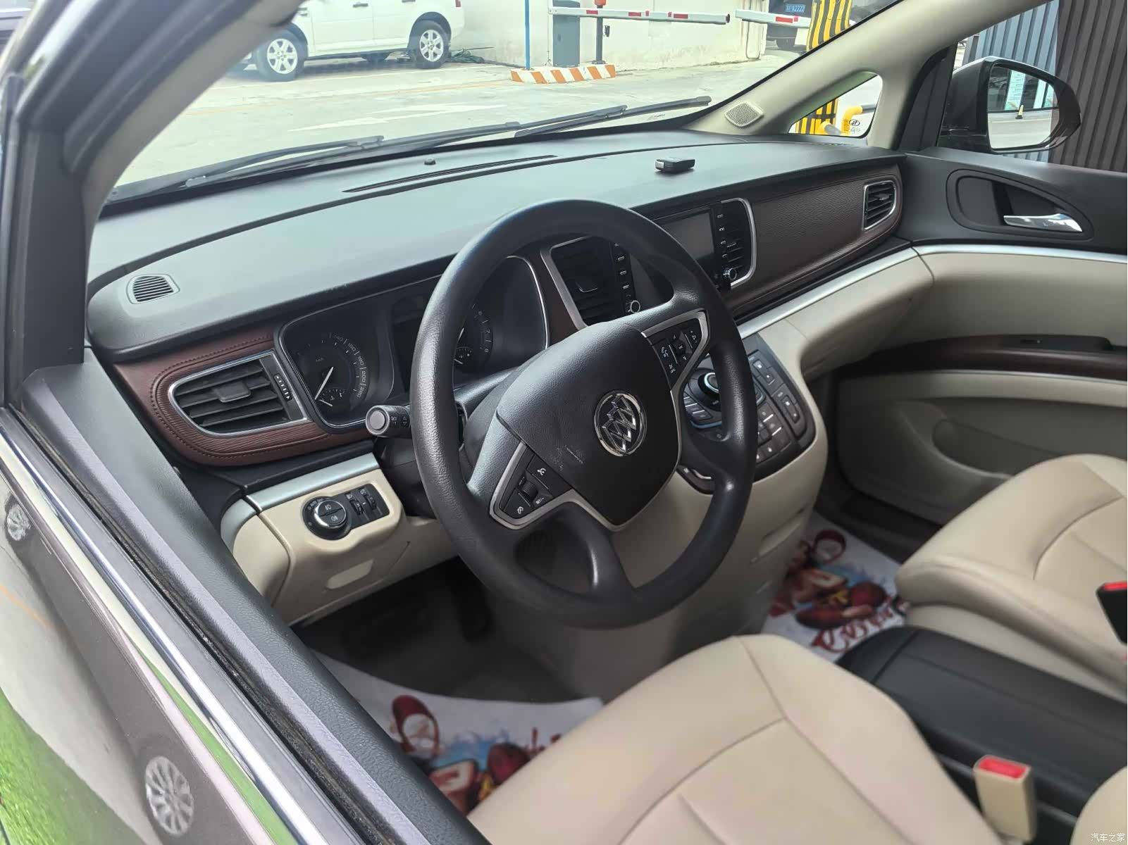 Buick GL8, 2016 4