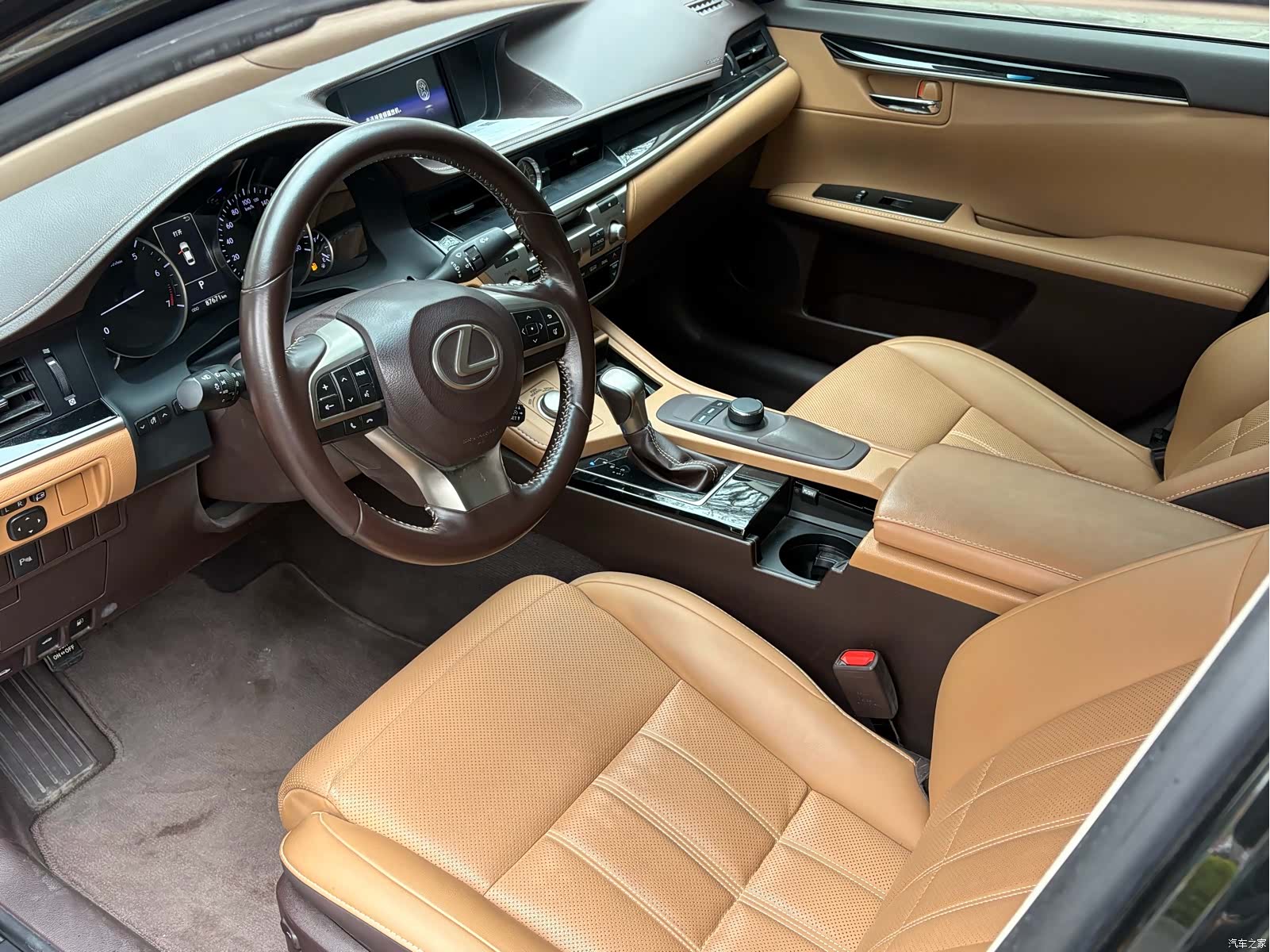 Lexus ES, 2018 4