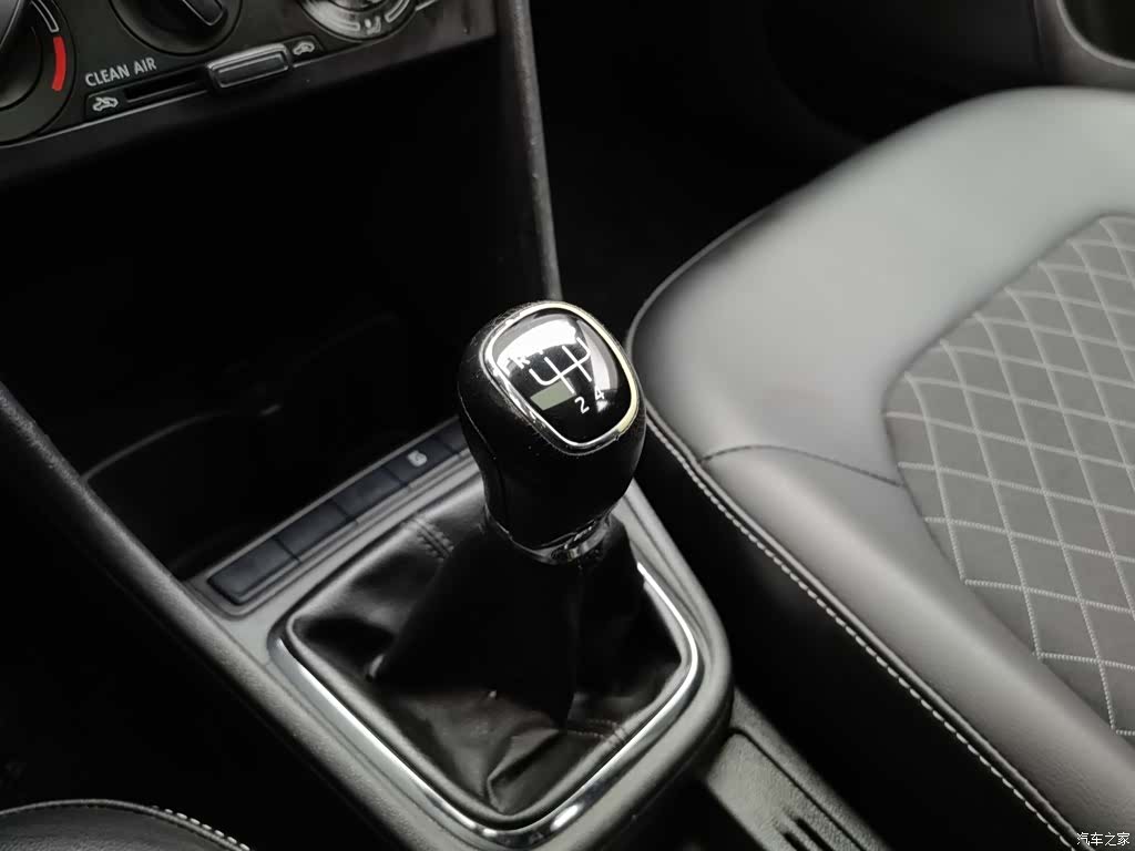 Skoda Rapid, 2018 13