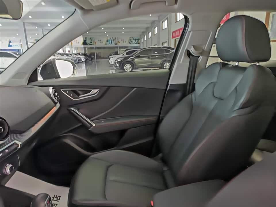 Audi Q2L
