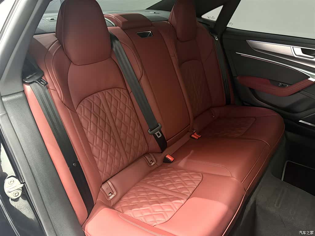 Audi A7L, 2024 25