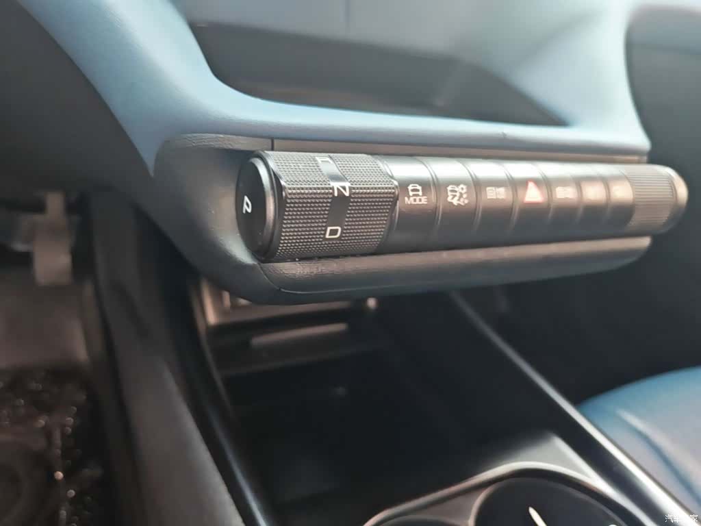 BYD Dolphin, 2022 14