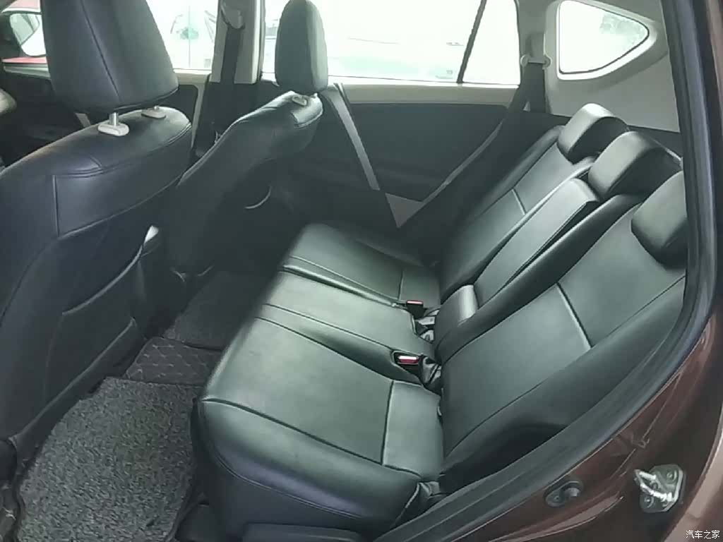Toyota RAV4, 2015 17