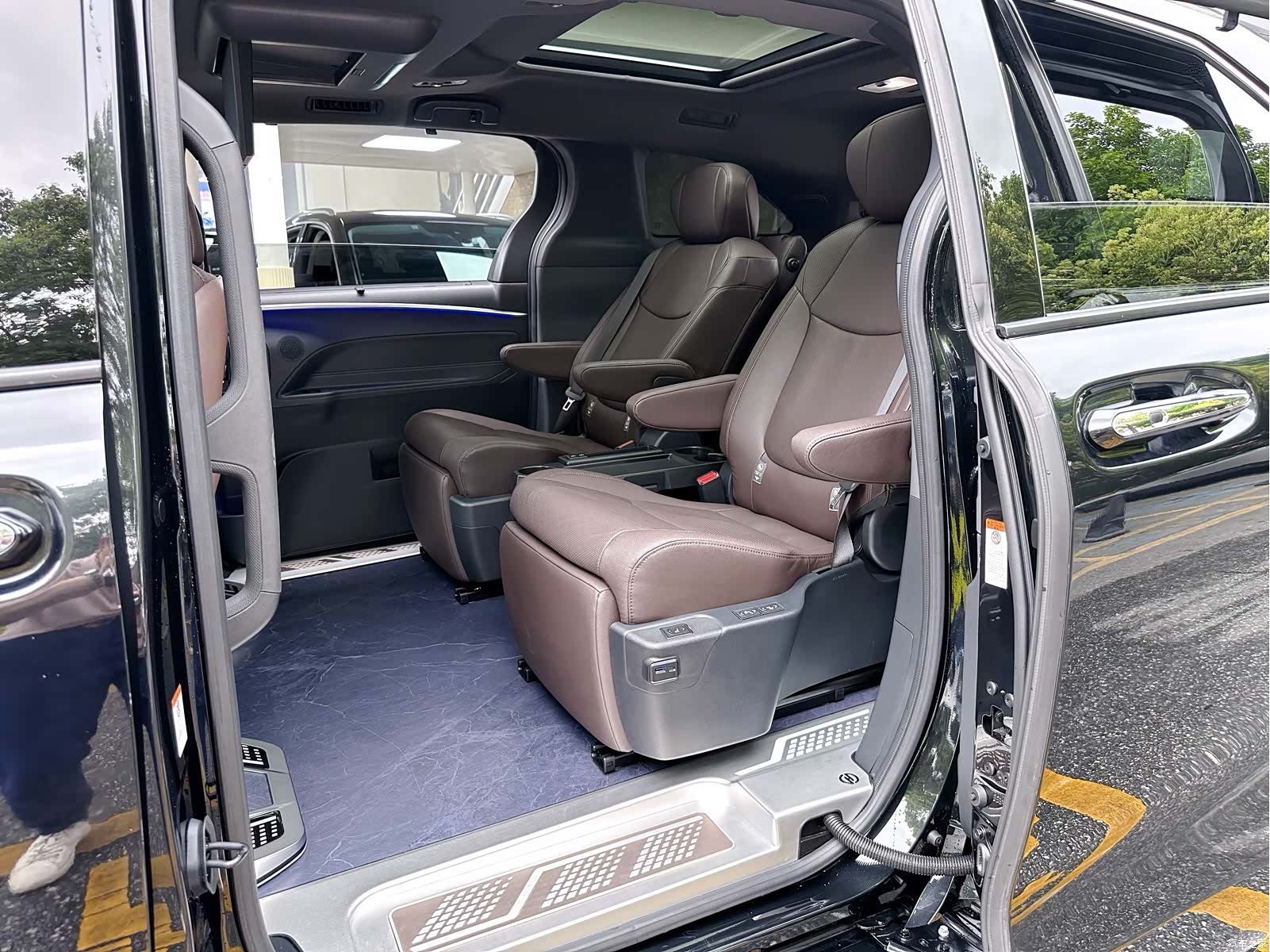 Toyota Granvia, 2023 14