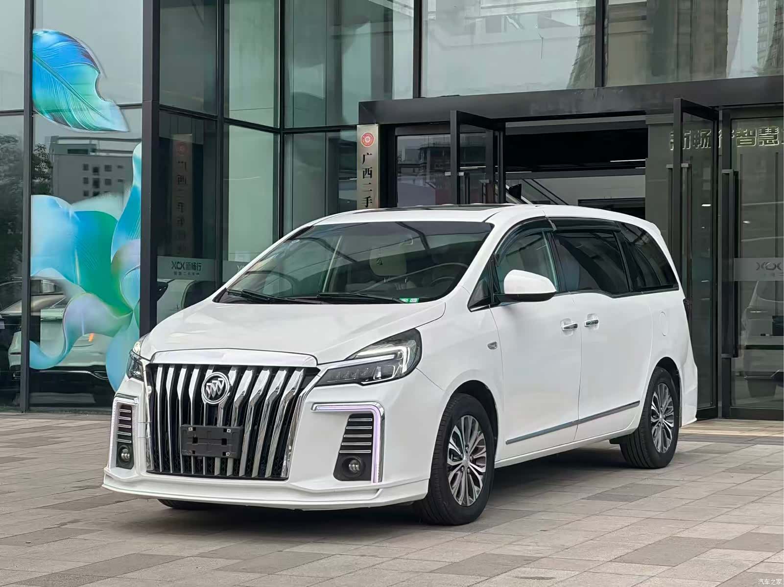 Buick GL8, 2021 1