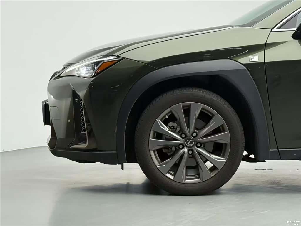Lexus UX, 2020 15