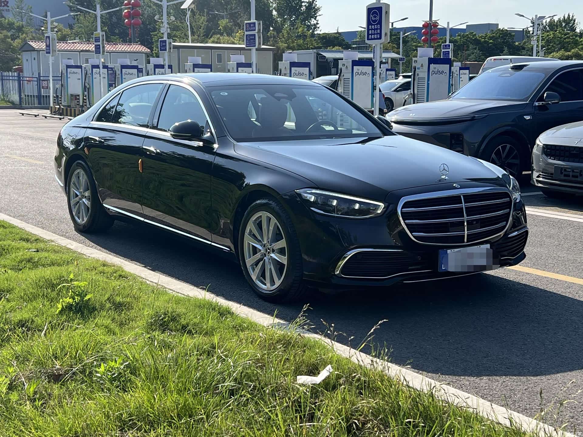 Mercedes-Benz S-Class, 2023 3