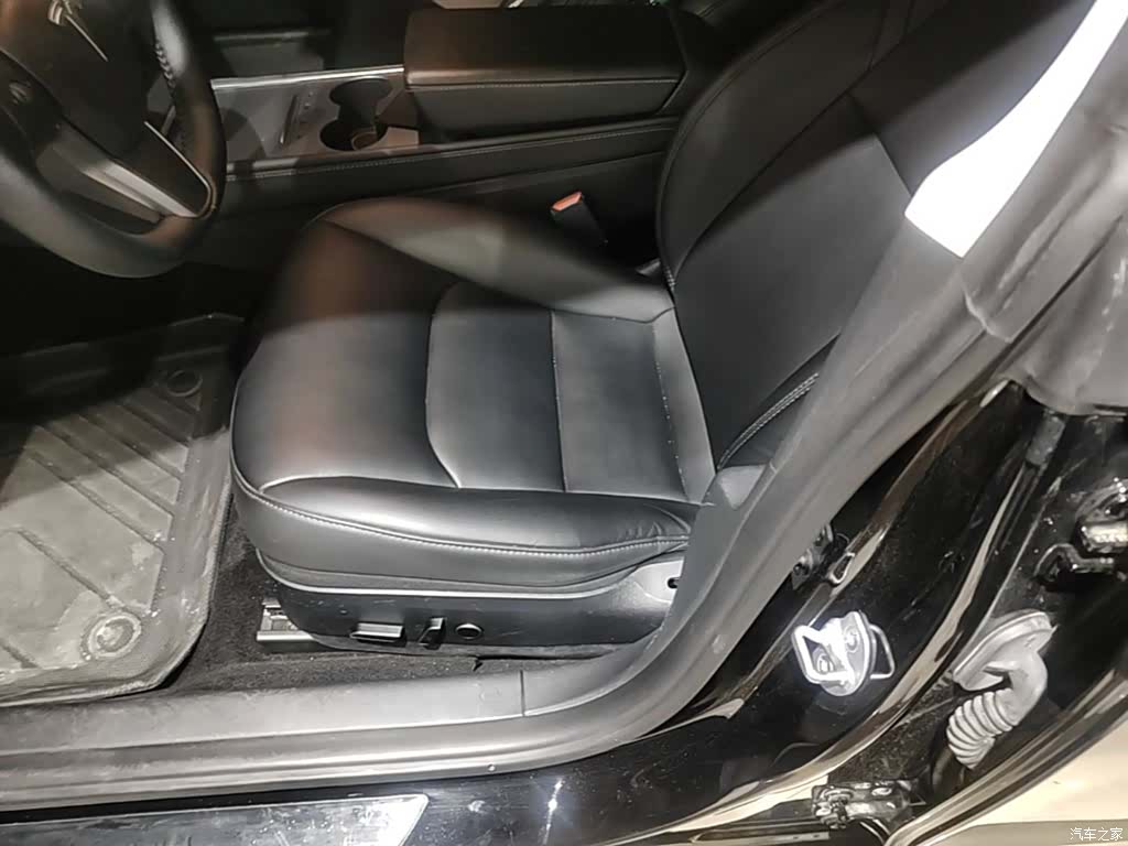 Tesla Model 3, 2023 15