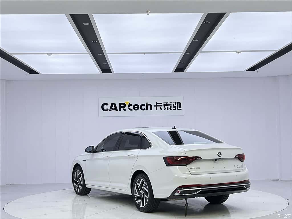 Volkswagen Sagitar, 2023 7