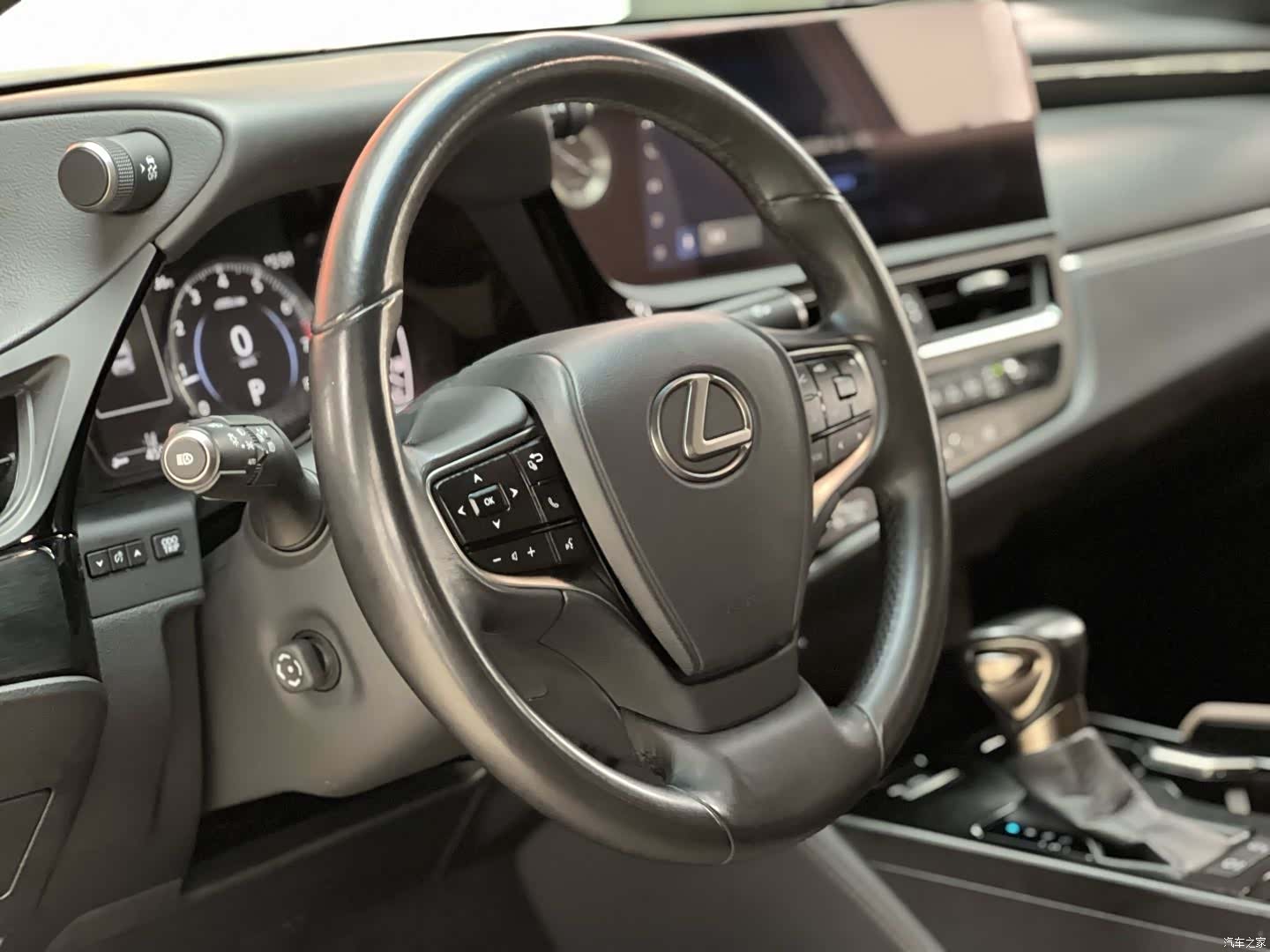 Lexus ES, 2023 7