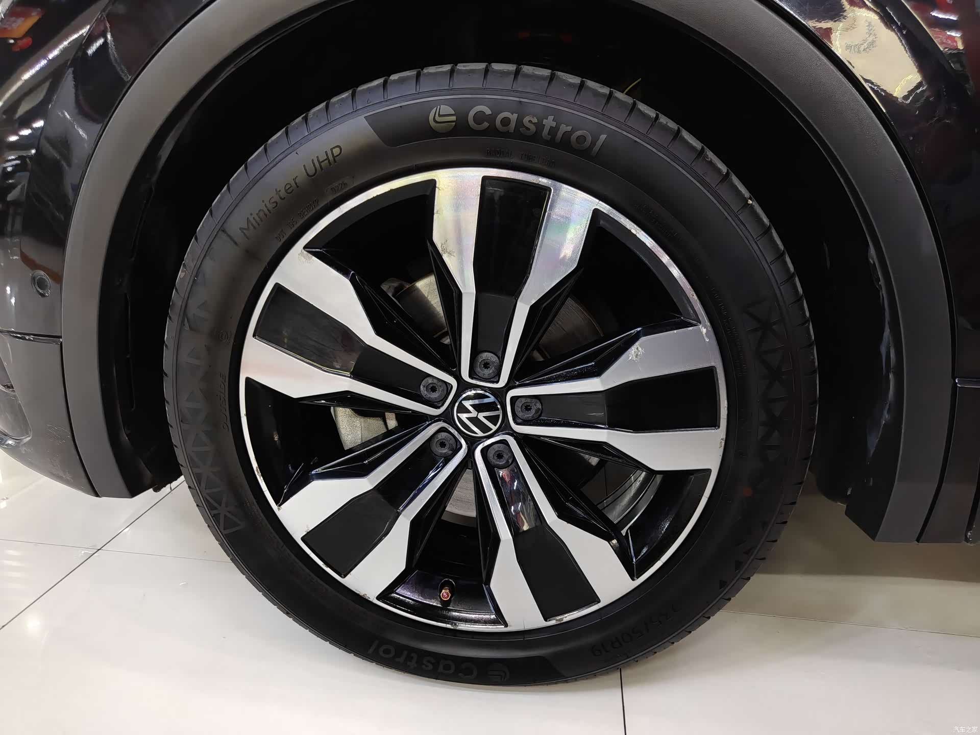 Volkswagen Tiguan L, 2023 9