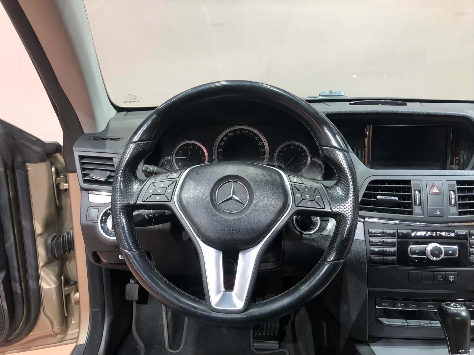 Mercedes-Benz E-Class, 2011 10