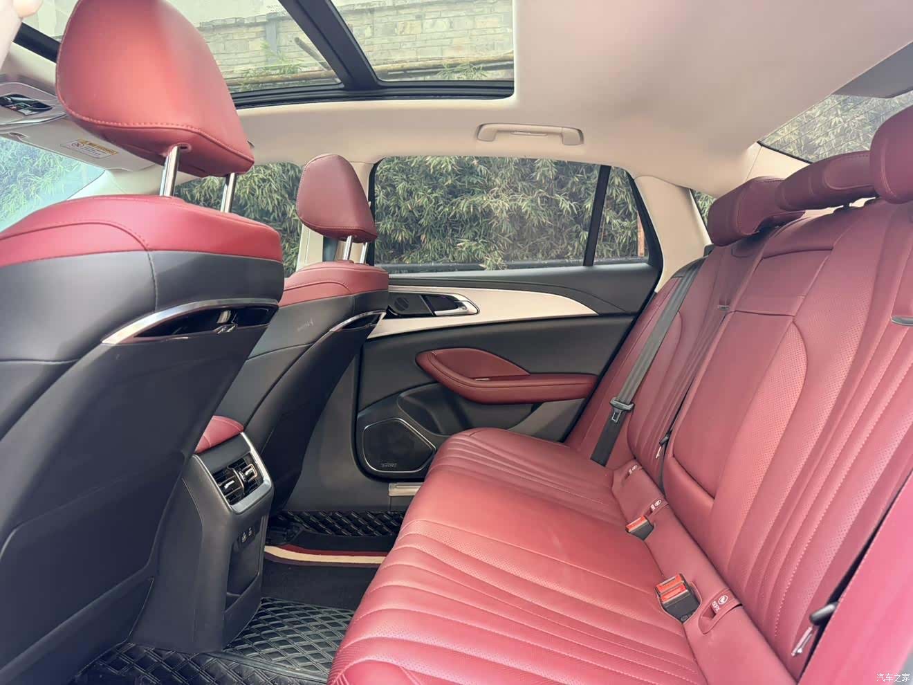 Hongqi H5, 2024 8