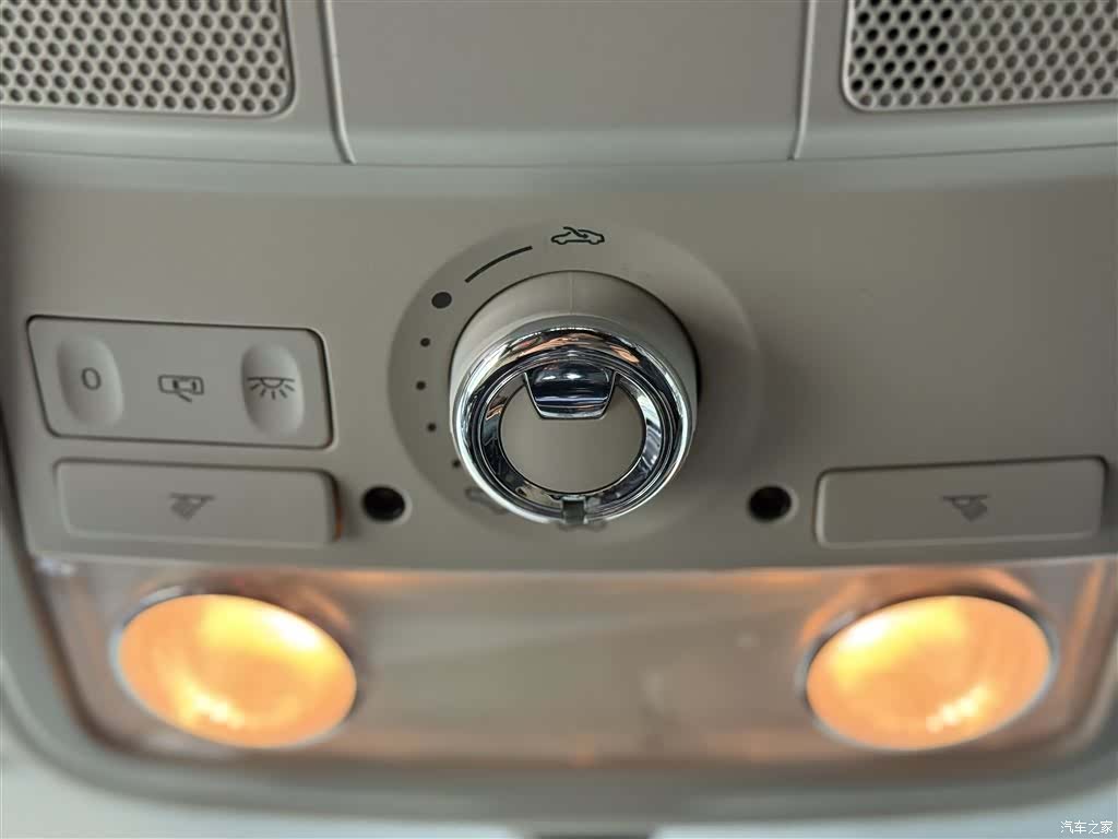 Volkswagen Sagitar, 2019 10