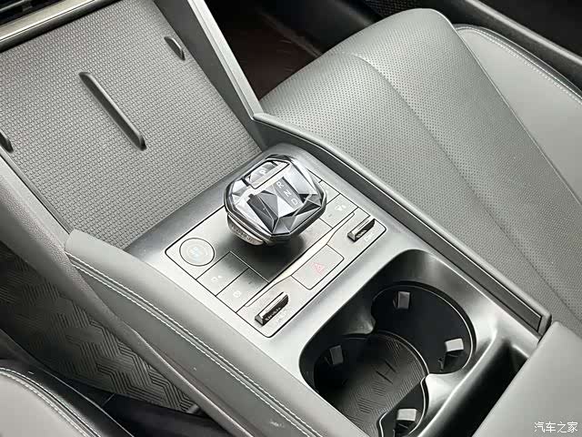 BYD Qin, 2025 16