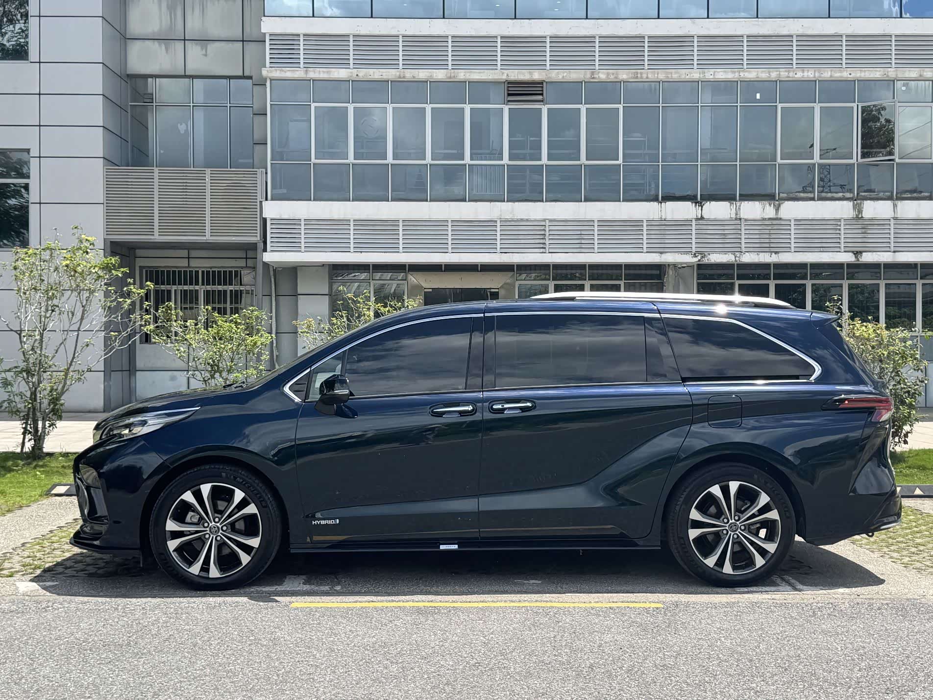 Toyota Granvia, 2023 22