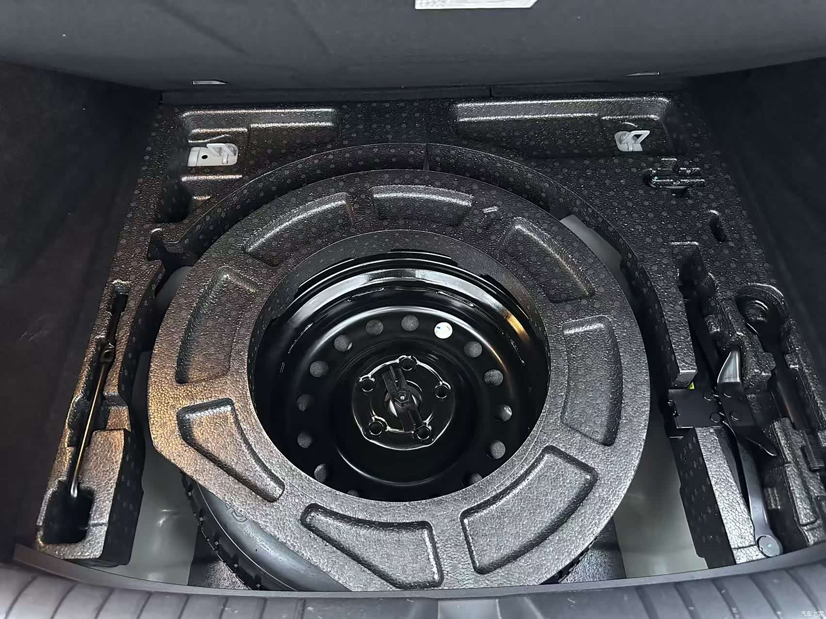 Geely Emgrand, 2022 17
