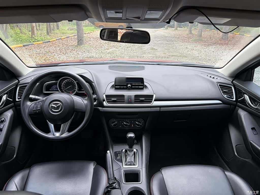 Mazda Mazda3, 2015 15
