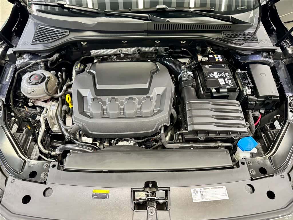 Volkswagen Passat, 2025 11
