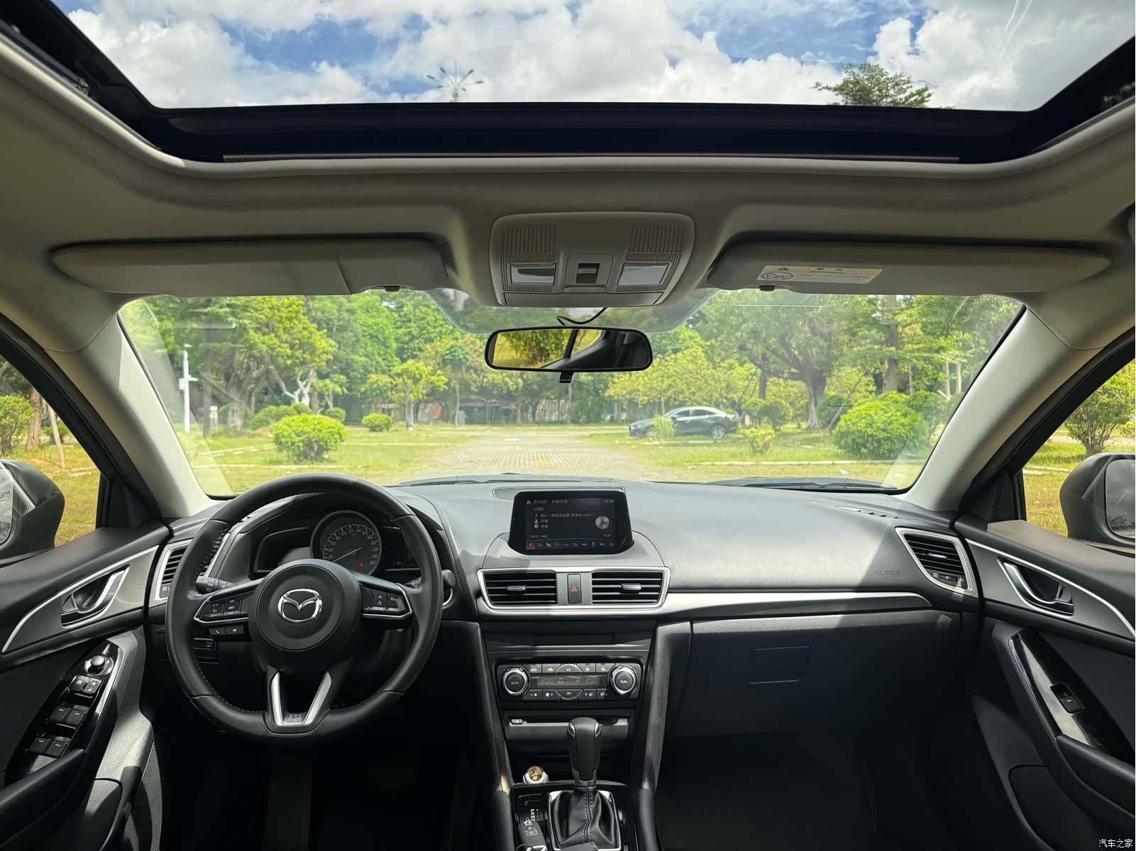 Mazda Mazda3, 2019 12