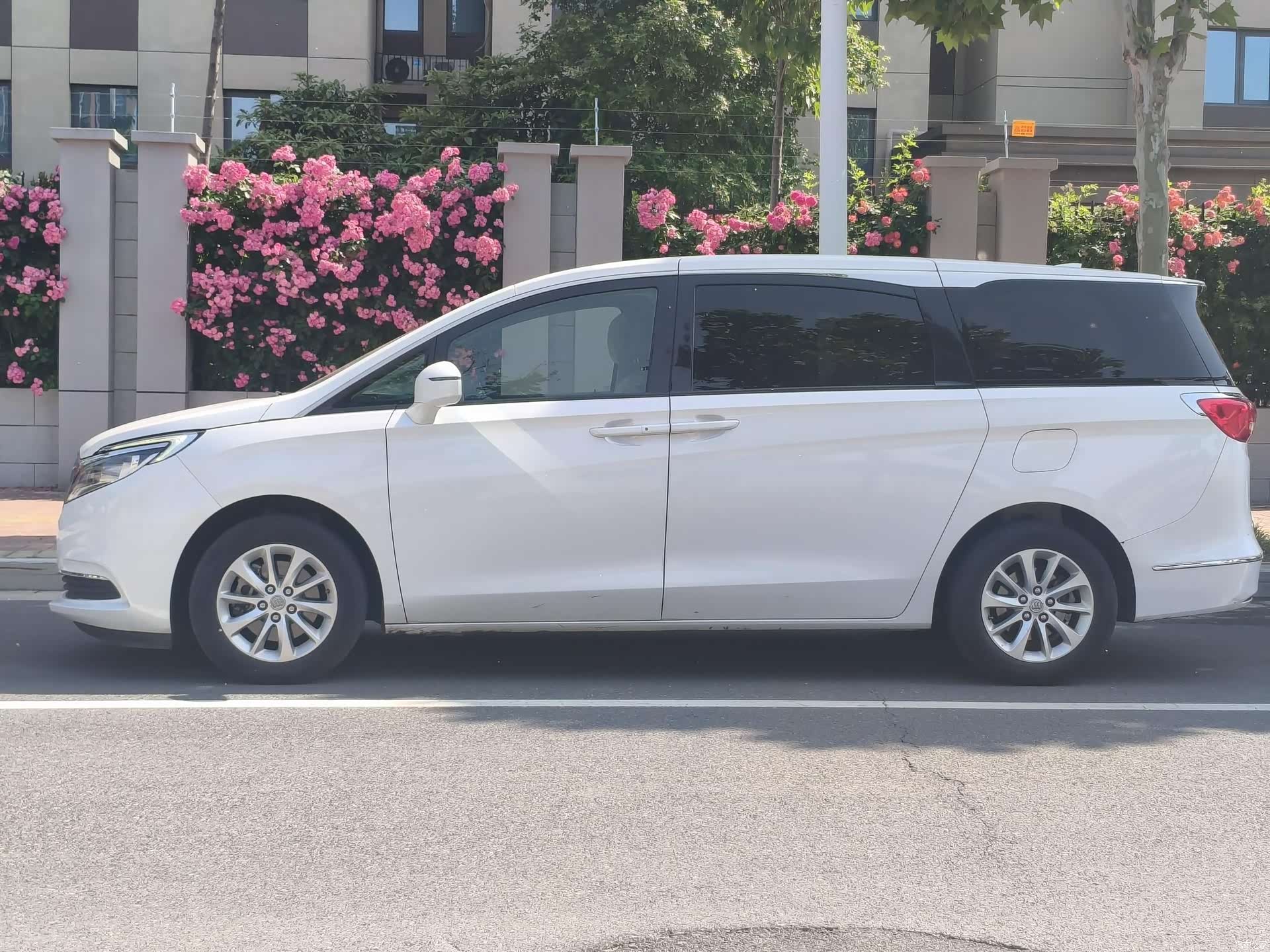 Buick GL8, 2018 4