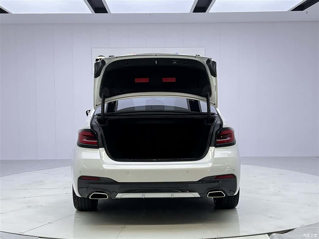 BMW 5 Series, 2022 6