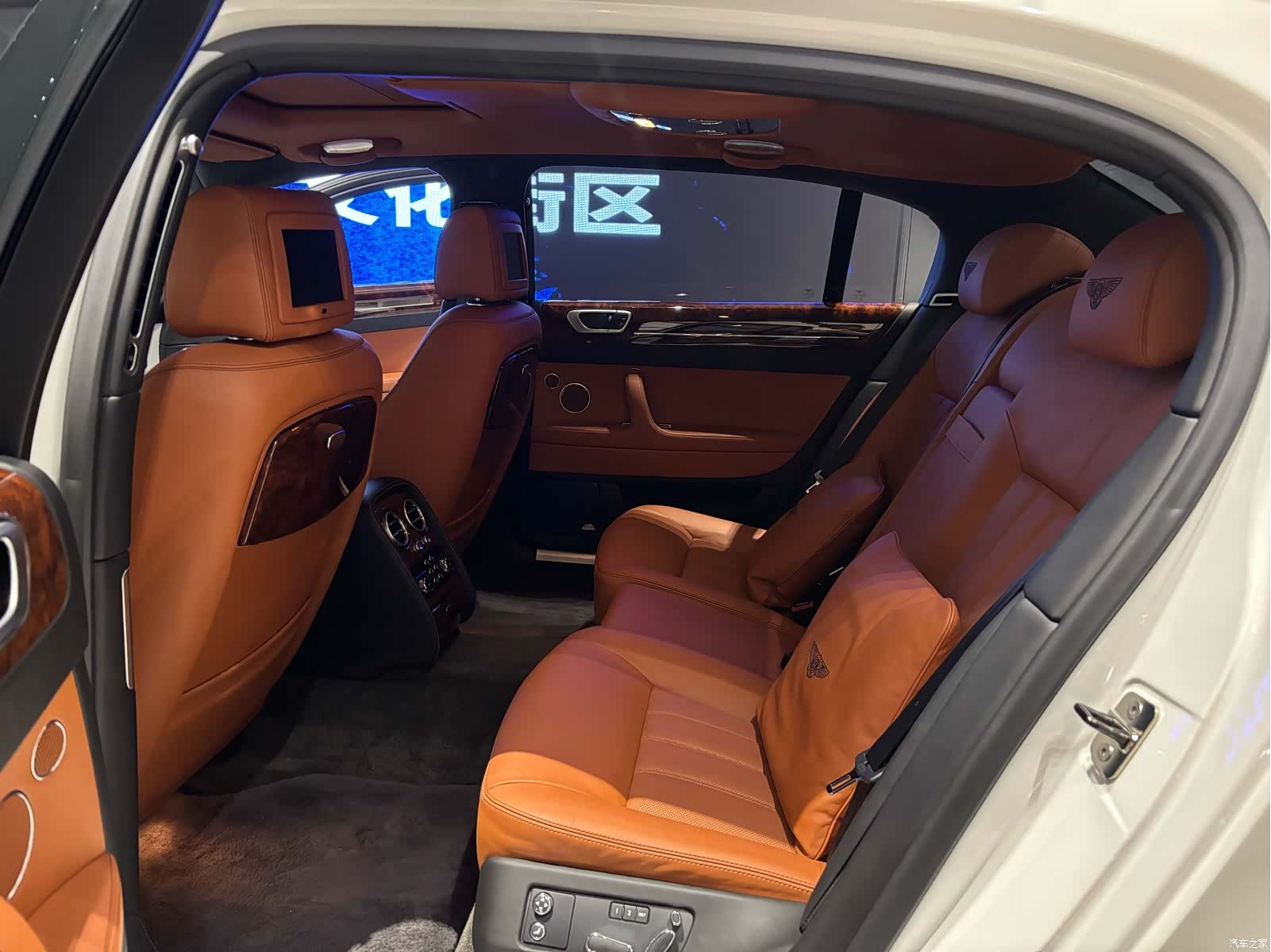 Bentley Flying Spur, 2011 15
