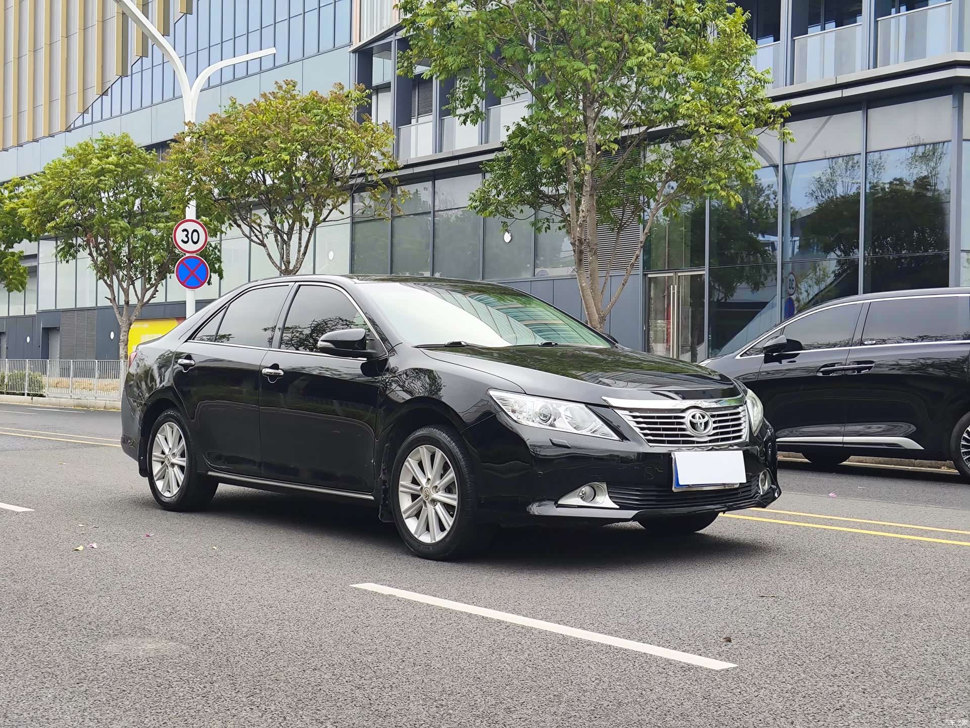 Toyota Camry, 2012 3