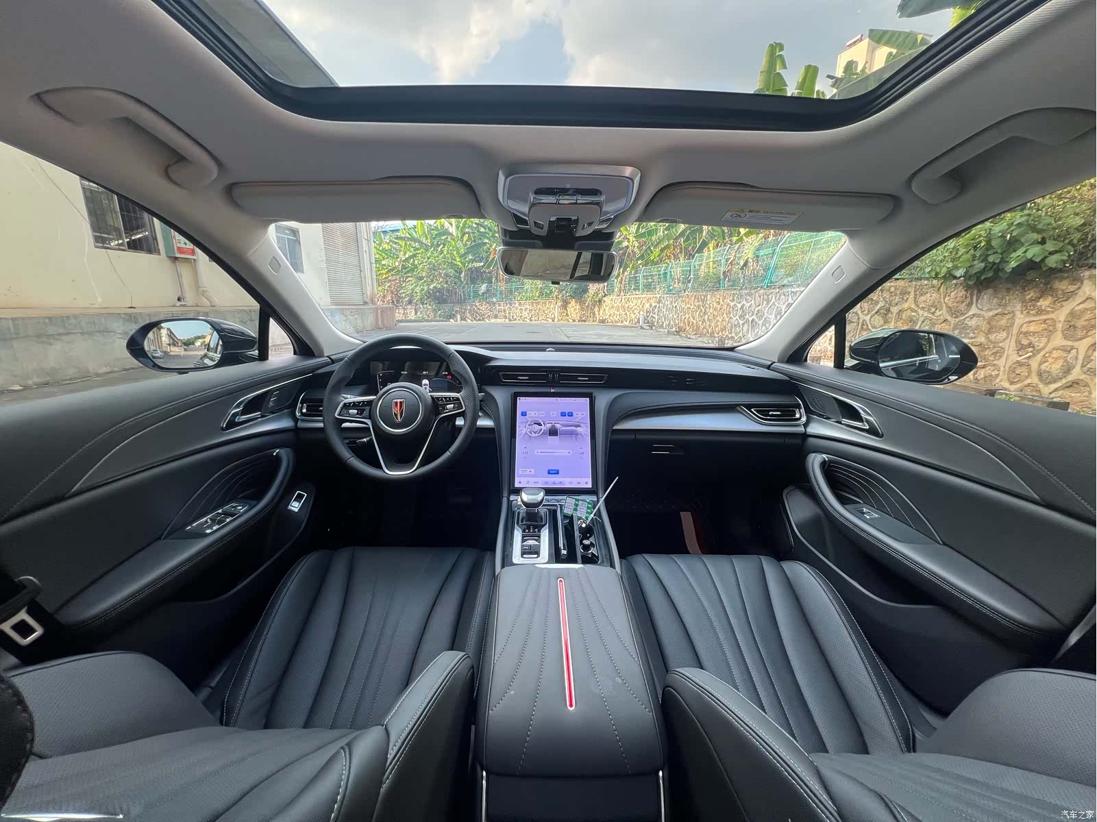 Hongqi H5, 2024 все фото