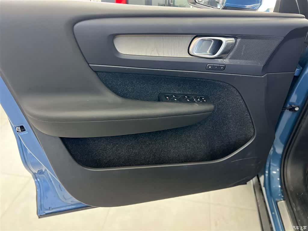 Volvo XC40, 2025 23