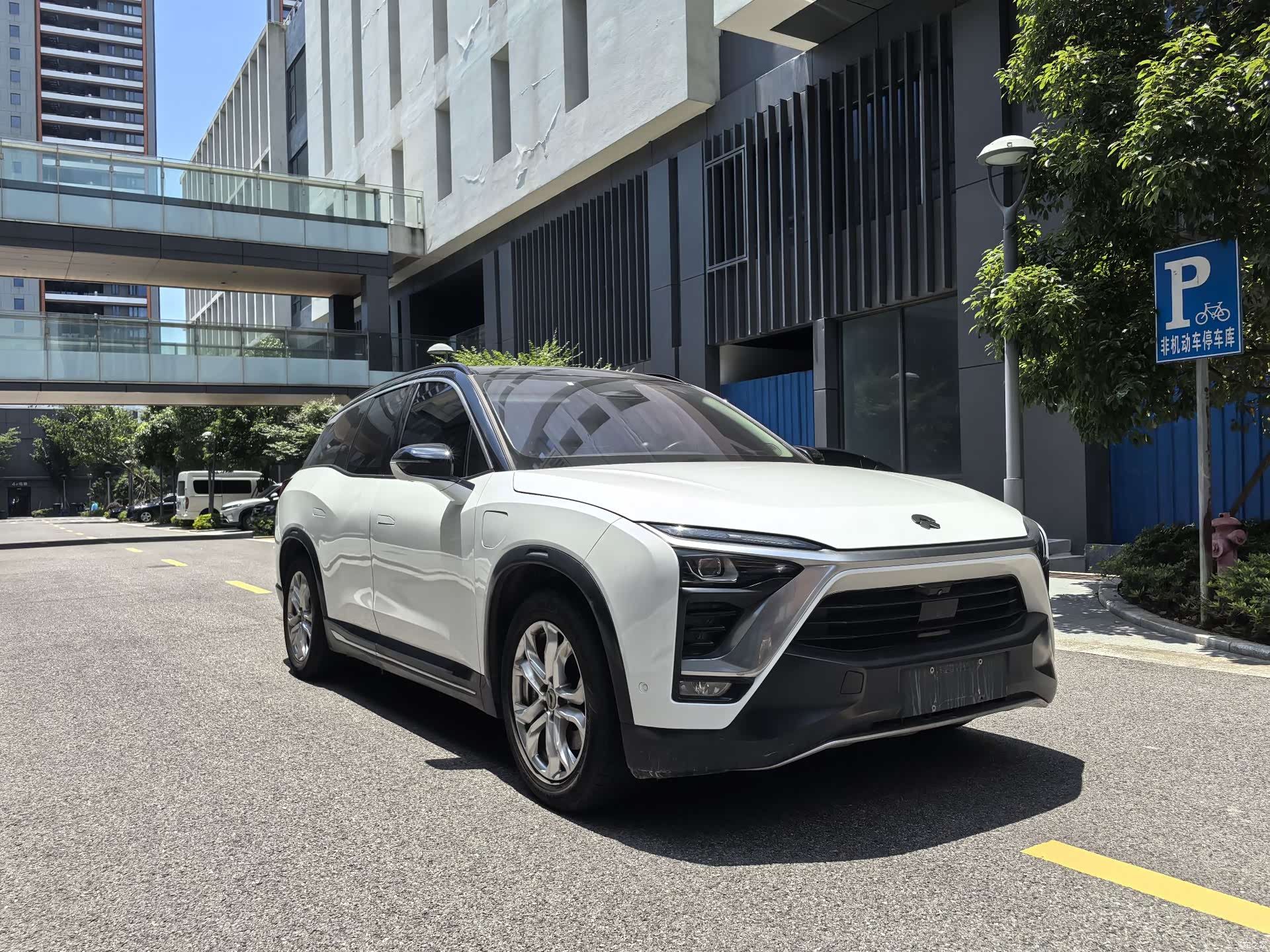 NIO ES8, 2019 3