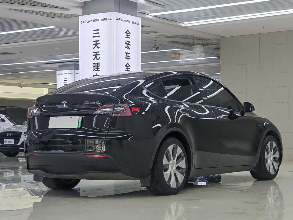 Tesla Model Y Tesla Model Y