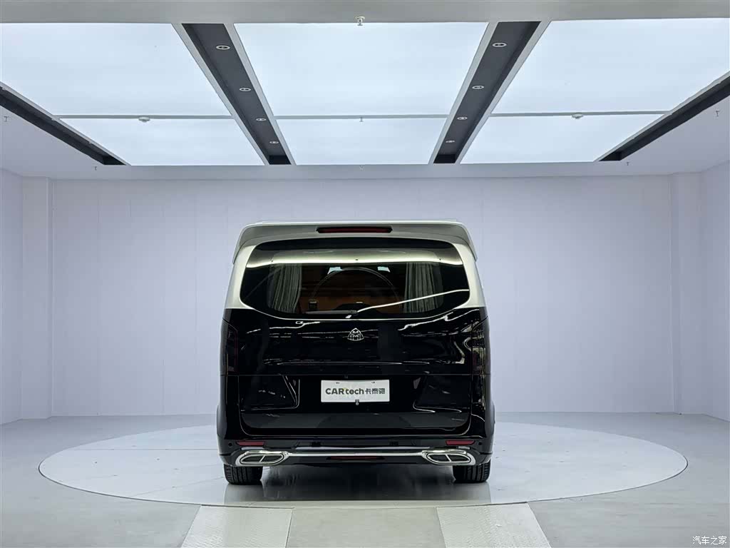 Mercedes-Benz 7, 2023 6