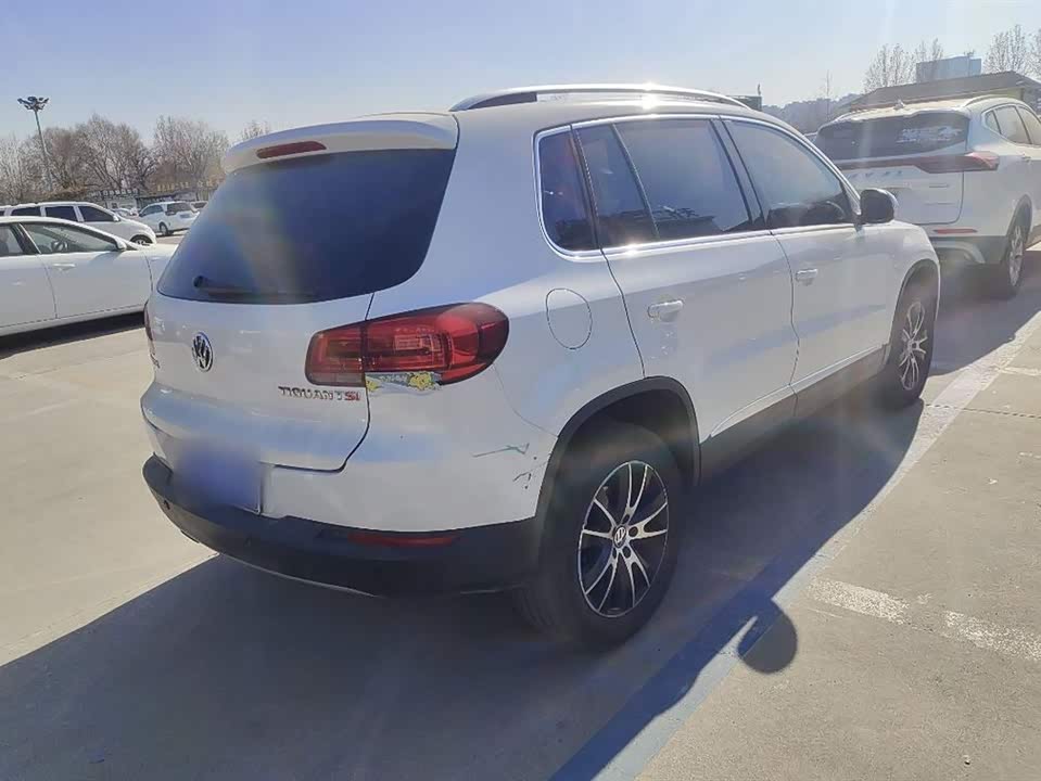 Volkswagen Tiguan Volkswagen Tiguan