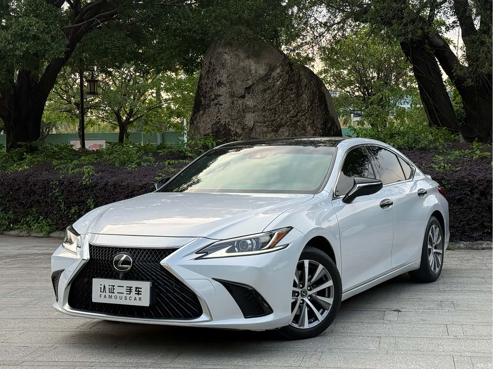 Lexus ES, 2019 1