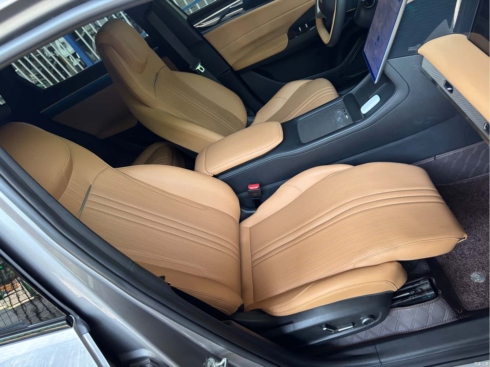 Geely Galaxy L7, 2024 13