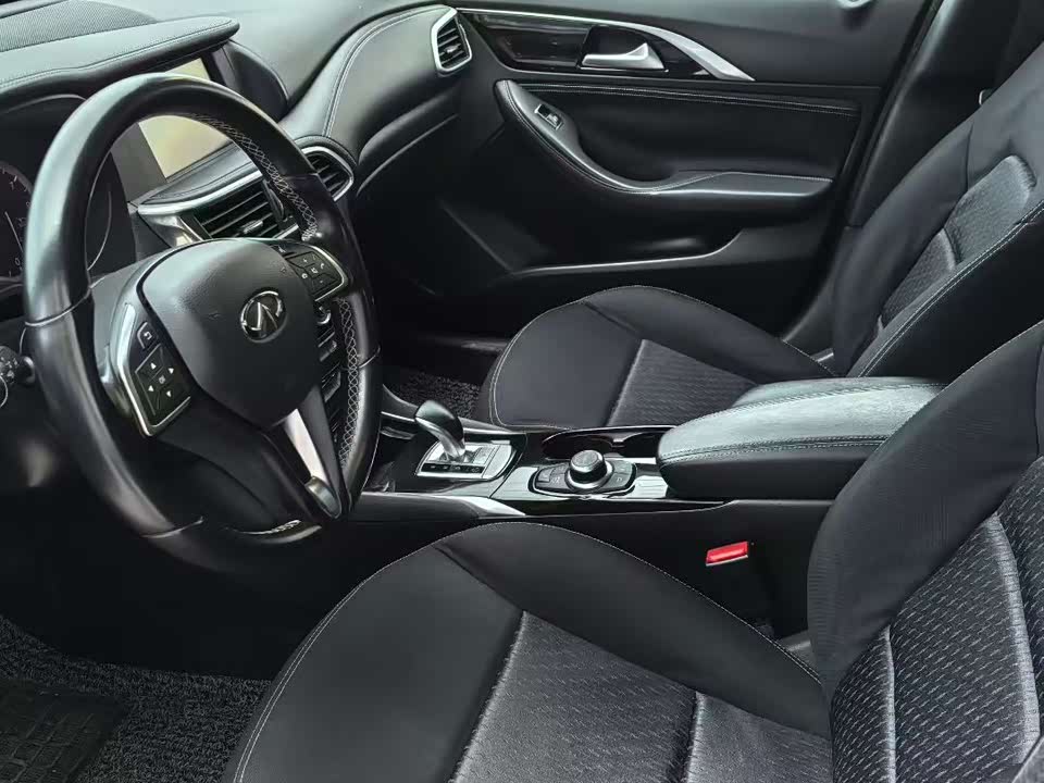 Infiniti QX30