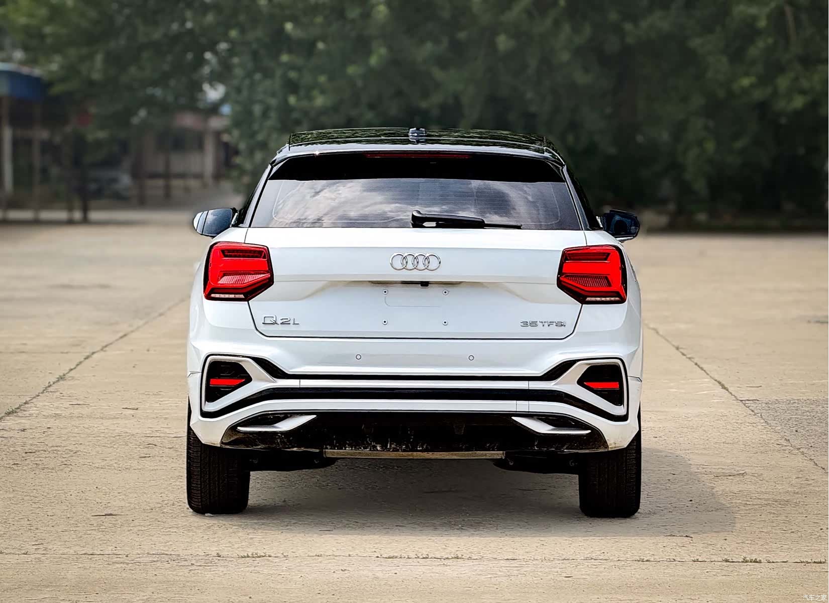 Audi Q2L, 2021 все фото