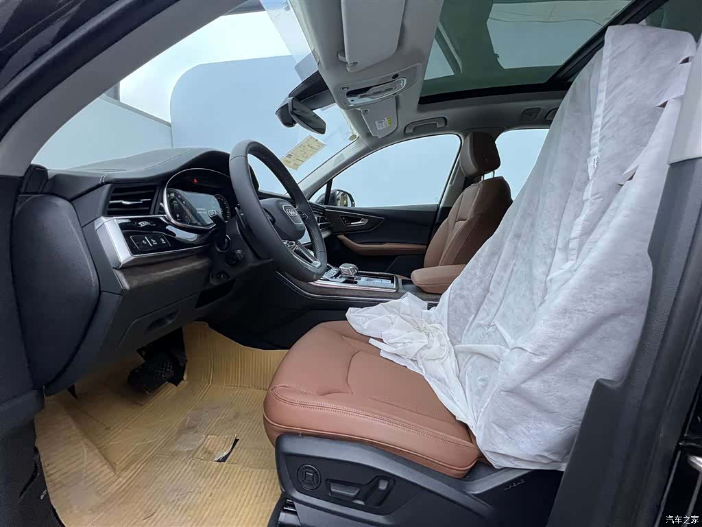 Audi Q7, 2025 12