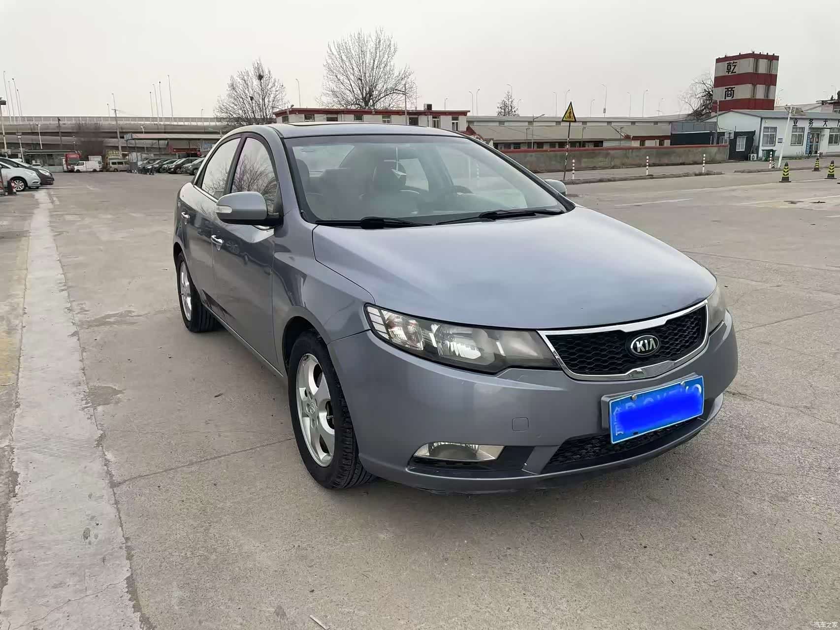 Kia GLS, 2011 3